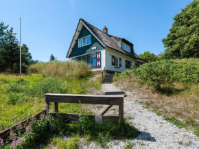 Beautiful dune villa with thatched roof on Ameland 800 meters from the beach